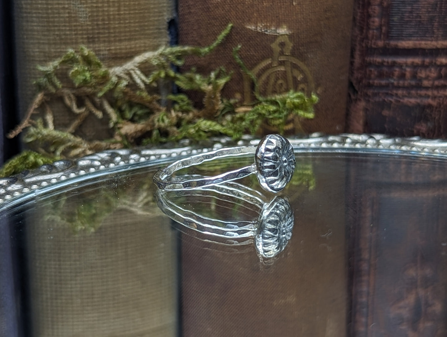 Daisy Flower ✦ Stacker Ring