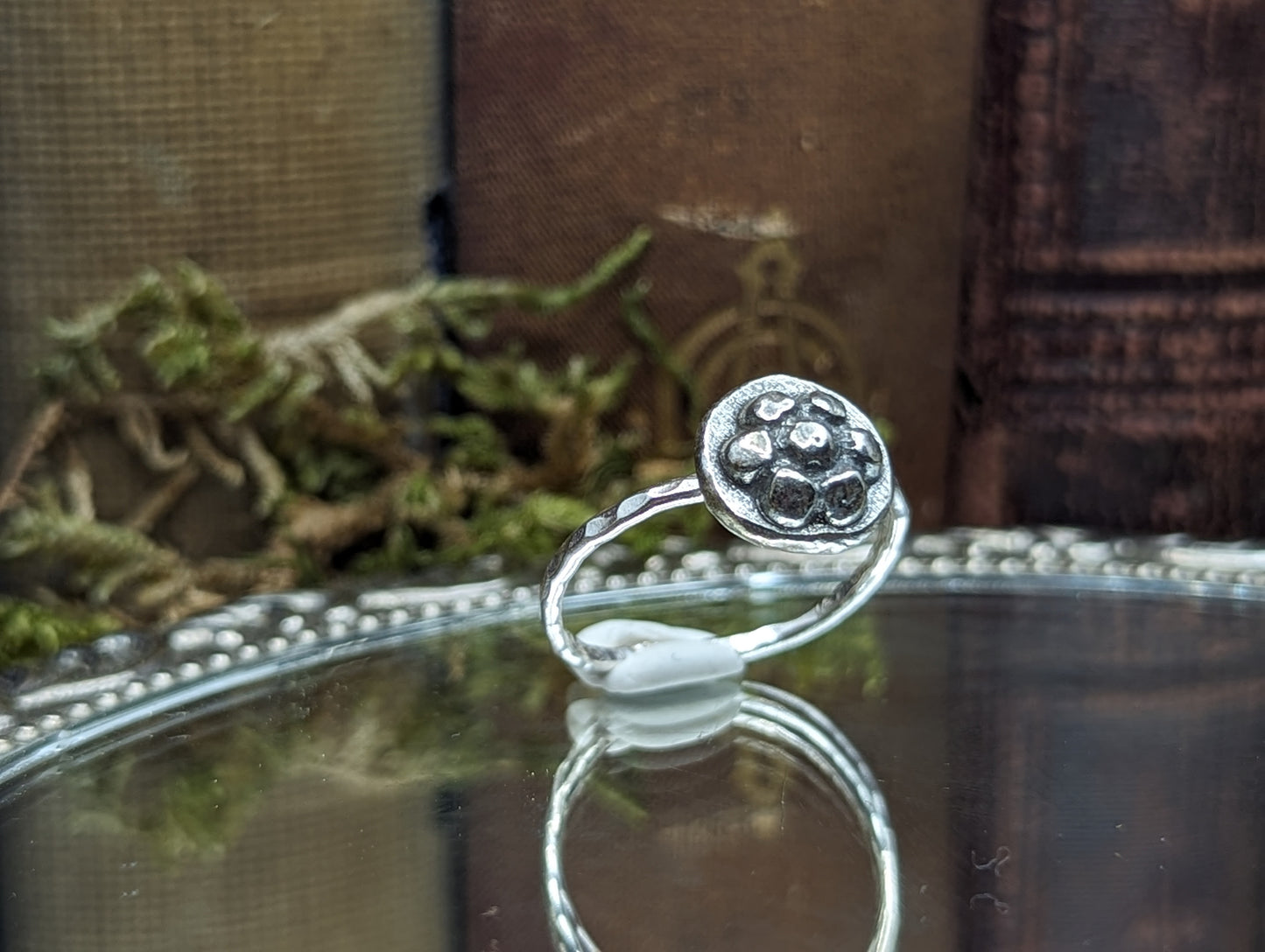 Daisy Flower ✦ Stacker Ring