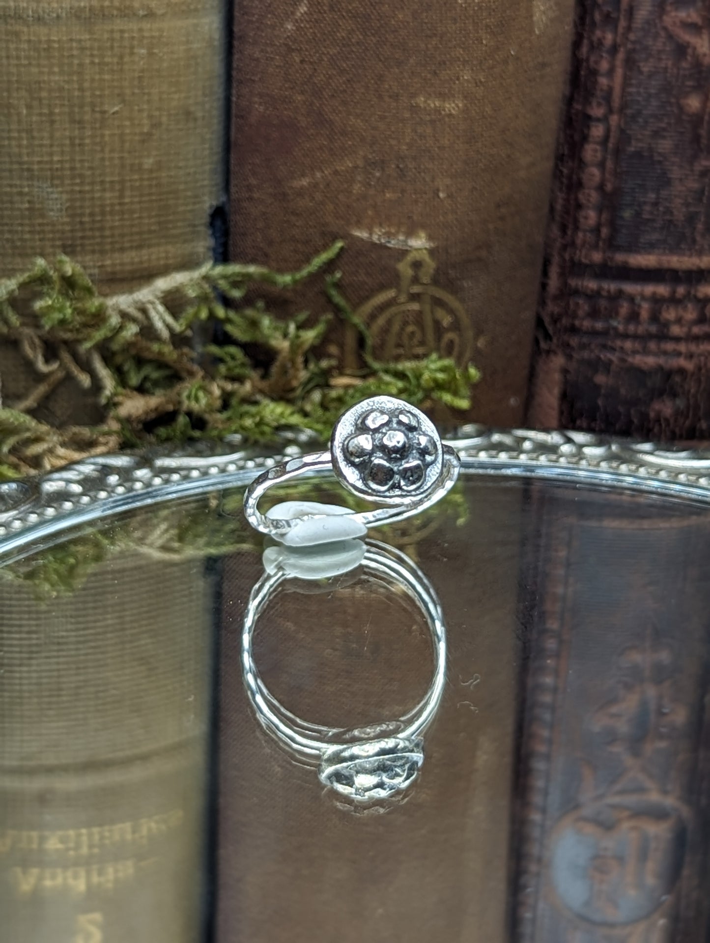 Daisy Flower ✦ Stacker Ring