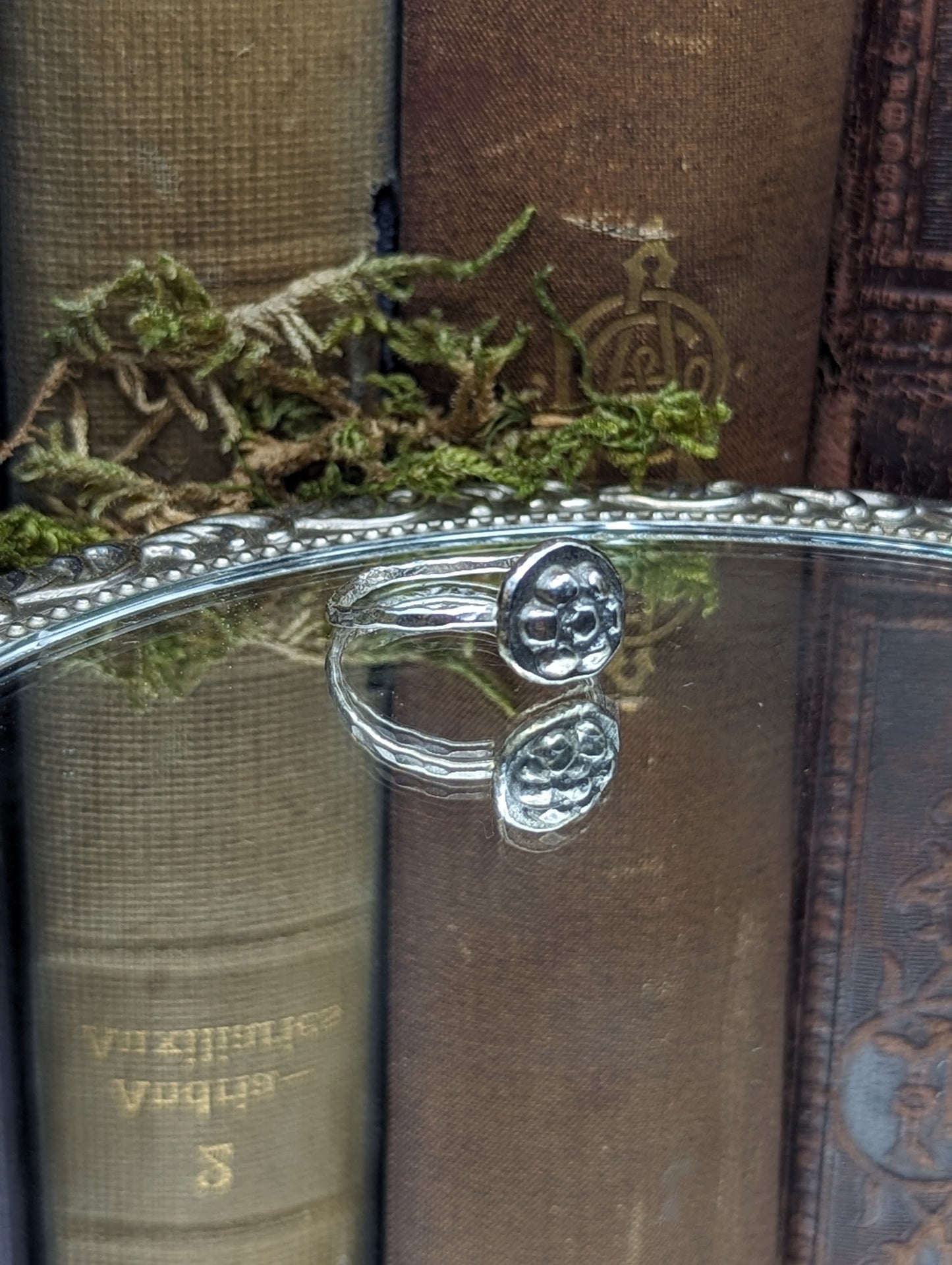 Daisy Flower ✦ Stacker Ring