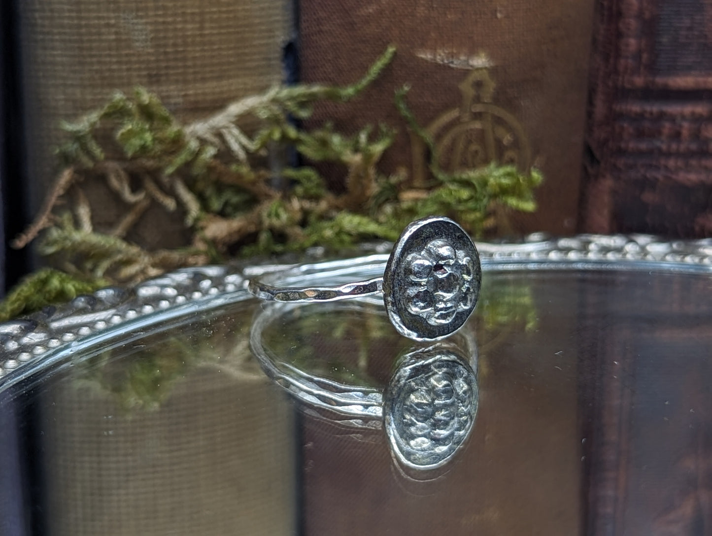 Daisy Flower ✦ Stacker Ring