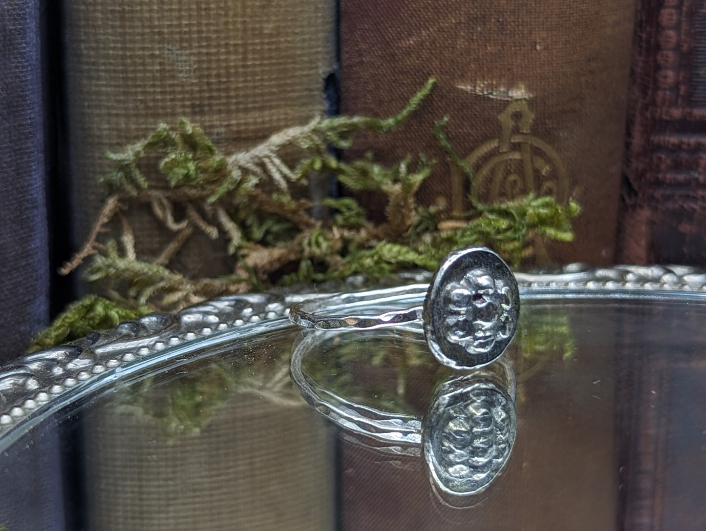 Daisy Flower ✦ Stacker Ring