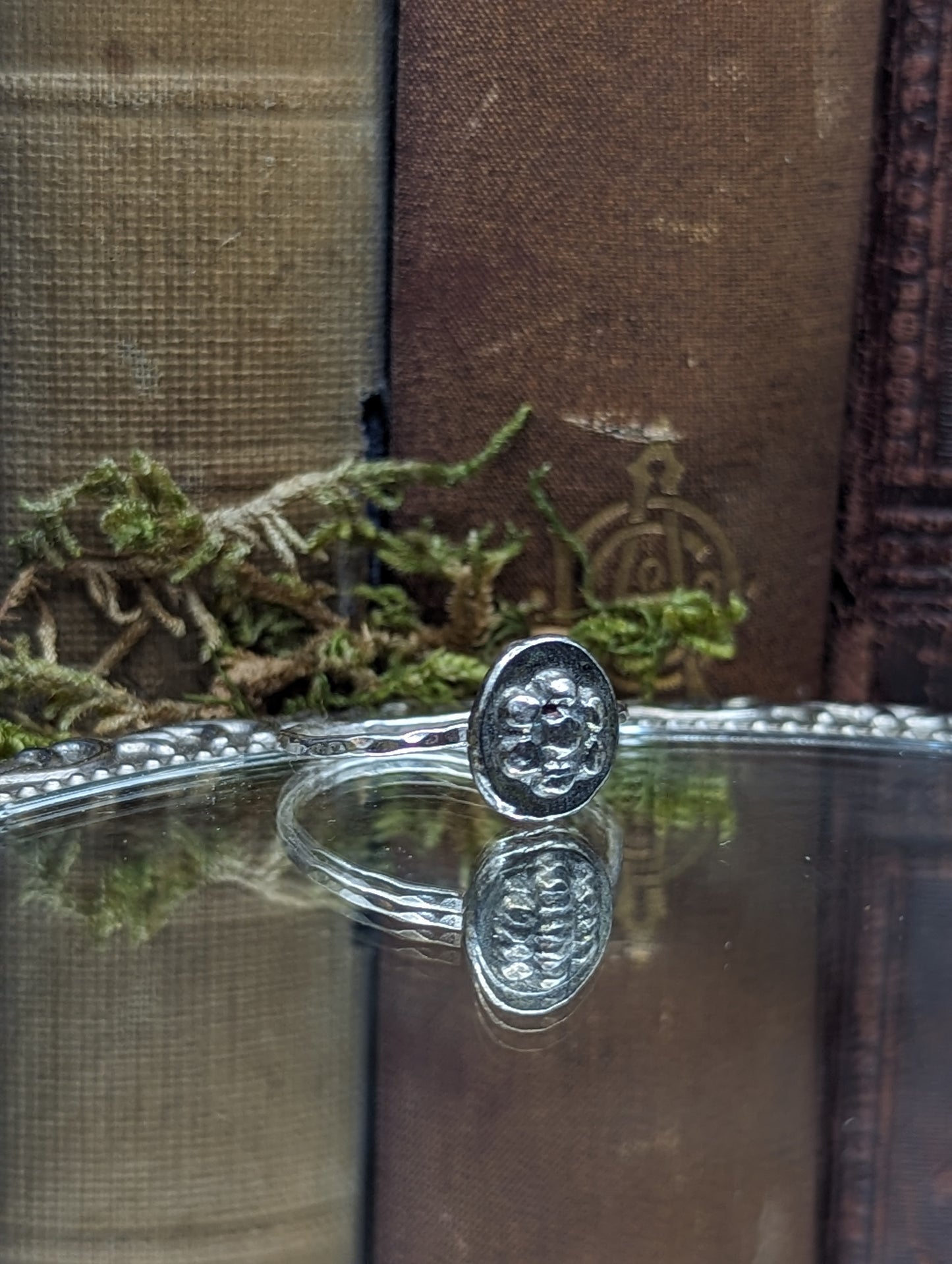 Daisy Flower ✦ Stacker Ring