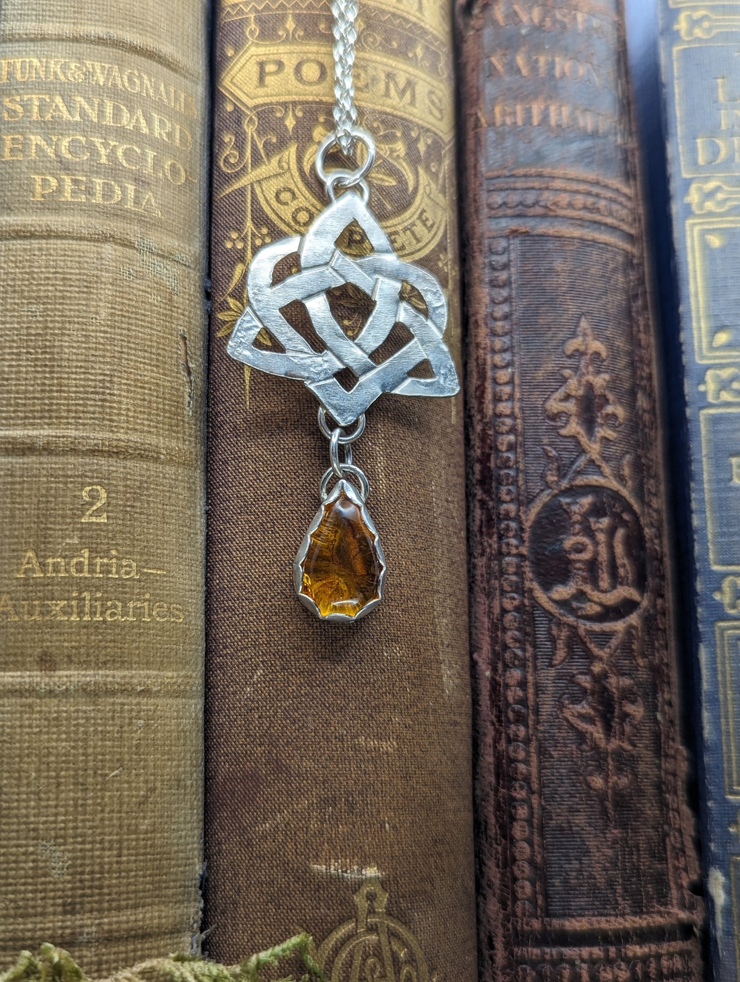Celtic heart triquetra + Amber | Necklace