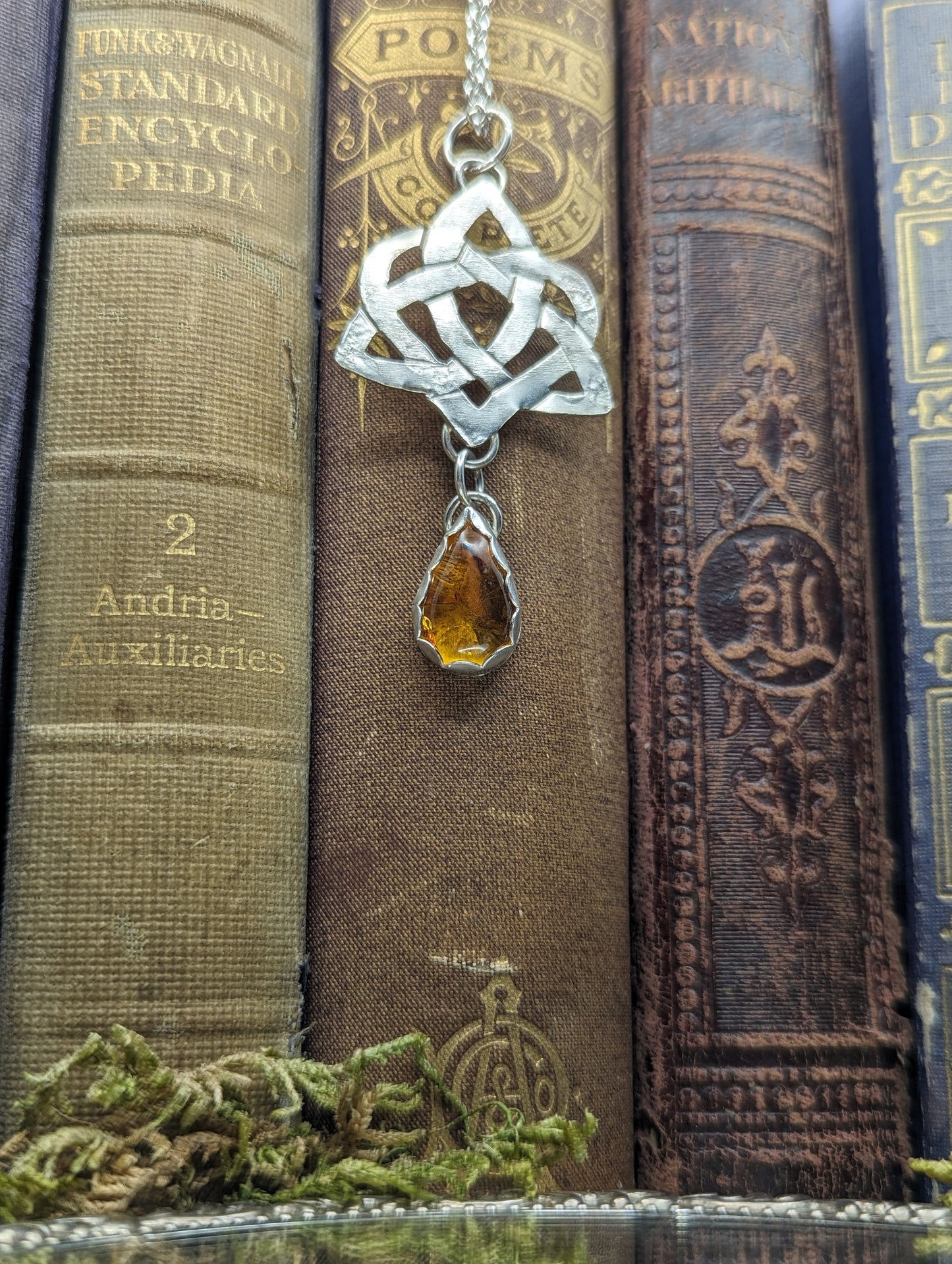 Celtic heart triquetra + Amber | Necklace