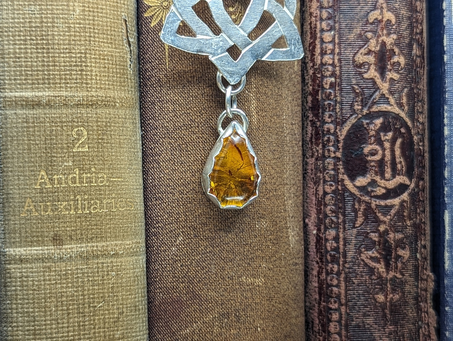 Celtic heart triquetra + Amber | Necklace